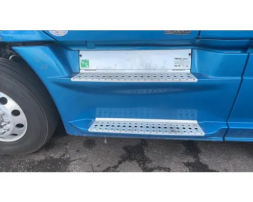 FREIGHTLINER CASCADIA 125 CAB SKIRTSIDE FAIRING