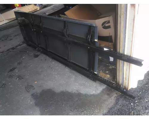 FREIGHTLINER CASCADIA 125 CAB SKIRTSIDE FAIRING