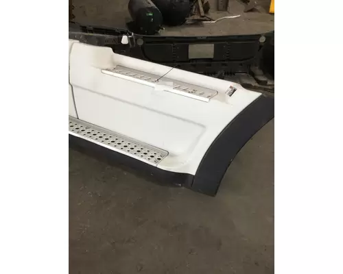 FREIGHTLINER CASCADIA 125 CAB SKIRTSIDE FAIRING