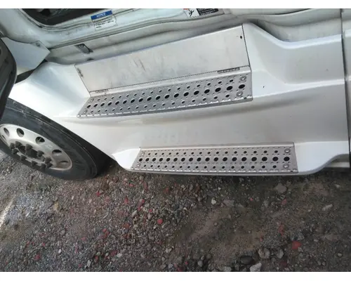 FREIGHTLINER CASCADIA 125 CAB SKIRTSIDE FAIRING