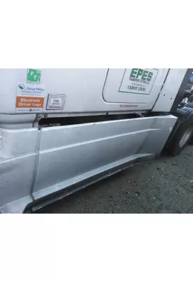 FREIGHTLINER CASCADIA 125 CAB SKIRT/SIDE FAIRING