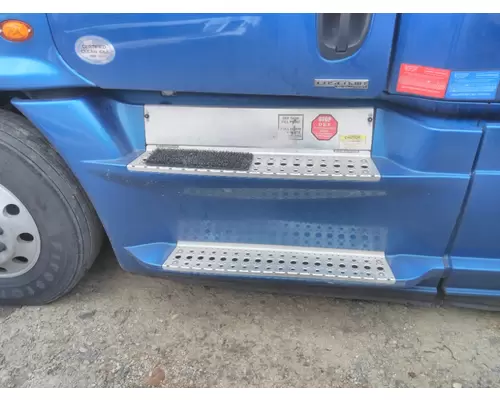 FREIGHTLINER CASCADIA 125 CAB SKIRTSIDE FAIRING