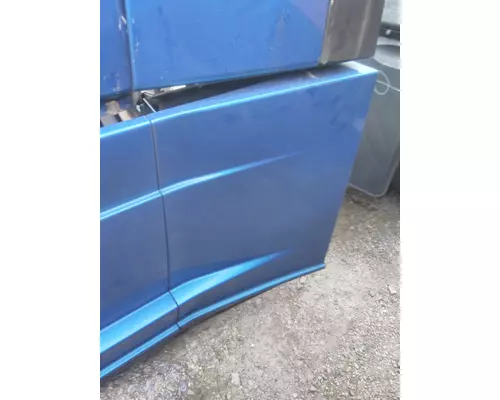 FREIGHTLINER CASCADIA 125 CAB SKIRTSIDE FAIRING