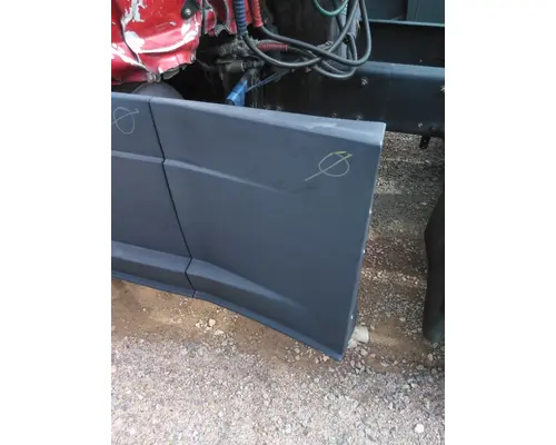 FREIGHTLINER CASCADIA 125 CAB SKIRTSIDE FAIRING