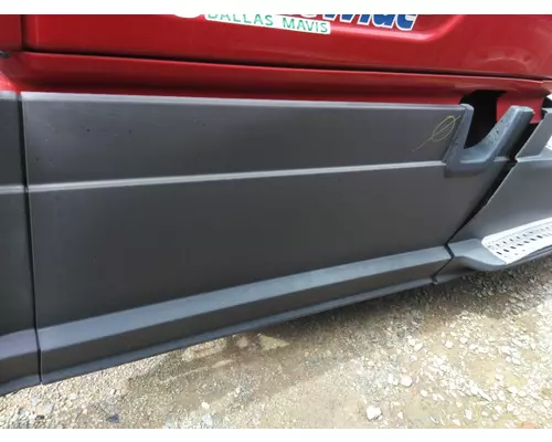 FREIGHTLINER CASCADIA 125 CAB SKIRTSIDE FAIRING