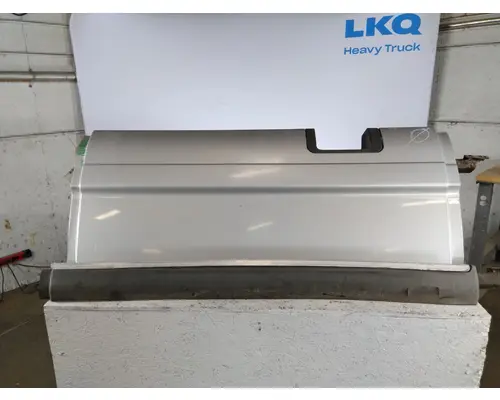 FREIGHTLINER CASCADIA 125 CAB SKIRTSIDE FAIRING
