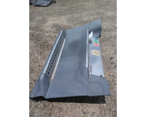FREIGHTLINER CASCADIA 125 CAB SKIRTSIDE FAIRING