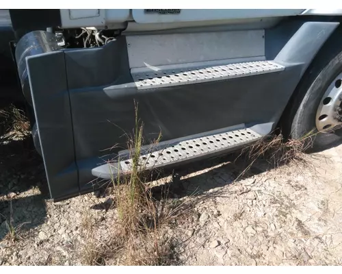FREIGHTLINER CASCADIA 125 CAB SKIRTSIDE FAIRING