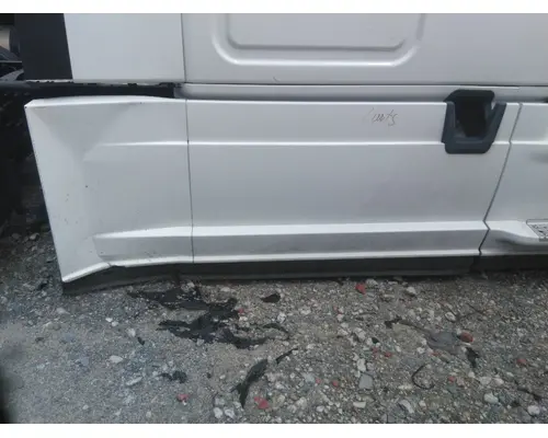 FREIGHTLINER CASCADIA 125 CAB SKIRTSIDE FAIRING