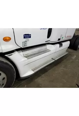 FREIGHTLINER CASCADIA 125 CAB SKIRT/SIDE FAIRING