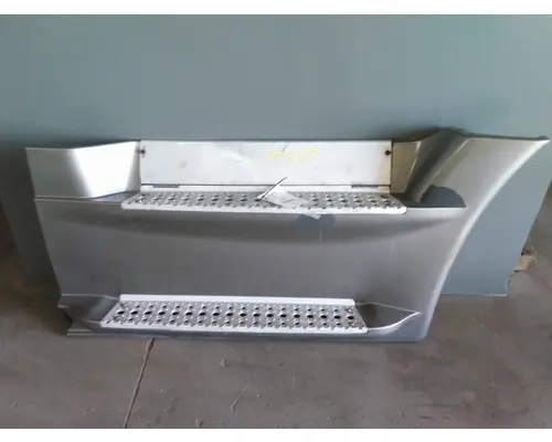 FREIGHTLINER CASCADIA 125 CAB SKIRTSIDE FAIRING