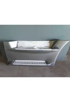 FREIGHTLINER CASCADIA 125 CAB SKIRT/SIDE FAIRING