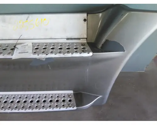 FREIGHTLINER CASCADIA 125 CAB SKIRTSIDE FAIRING