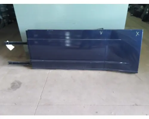 FREIGHTLINER CASCADIA 125 CAB SKIRTSIDE FAIRING