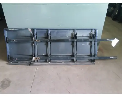 FREIGHTLINER CASCADIA 125 CAB SKIRTSIDE FAIRING