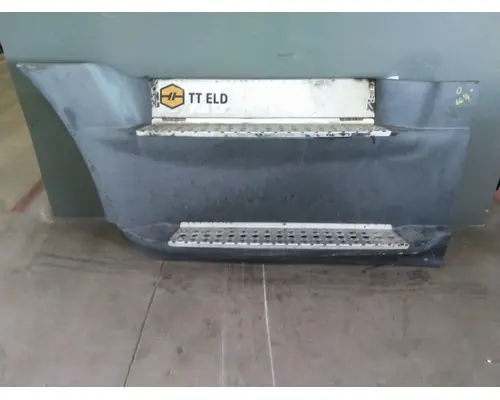 FREIGHTLINER CASCADIA 125 CAB SKIRTSIDE FAIRING