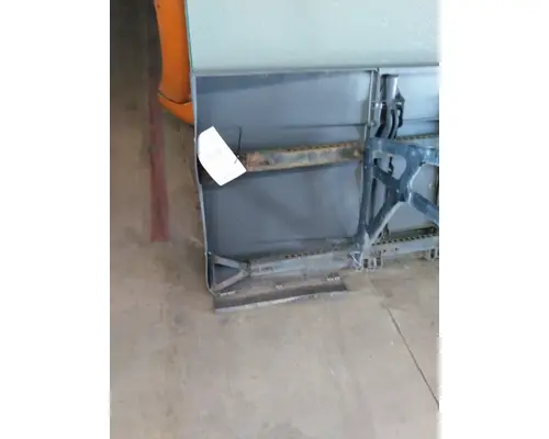 FREIGHTLINER CASCADIA 125 CAB SKIRTSIDE FAIRING