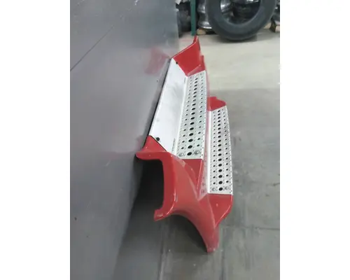 FREIGHTLINER CASCADIA 125 CAB SKIRTSIDE FAIRING