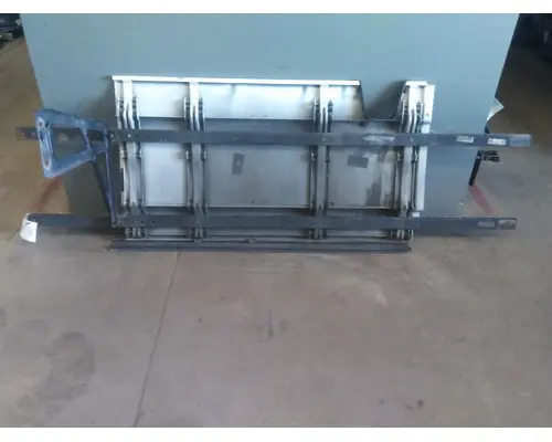 FREIGHTLINER CASCADIA 125 CAB SKIRTSIDE FAIRING