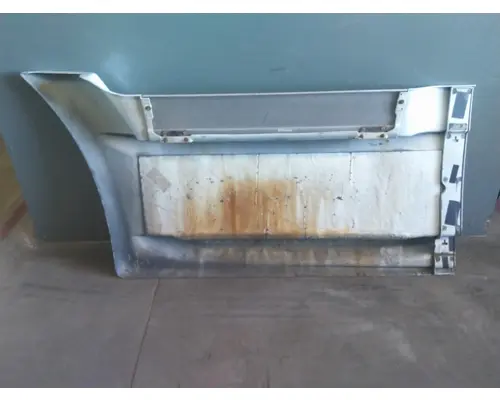 FREIGHTLINER CASCADIA 125 CAB SKIRTSIDE FAIRING