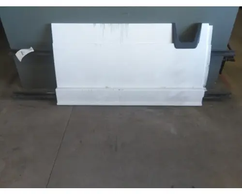 FREIGHTLINER CASCADIA 125 CAB SKIRTSIDE FAIRING