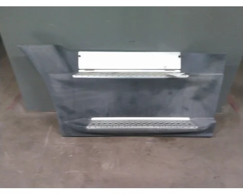 FREIGHTLINER CASCADIA 125 CAB SKIRTSIDE FAIRING