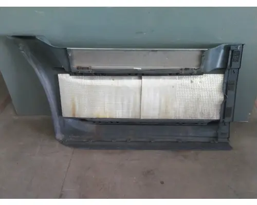 FREIGHTLINER CASCADIA 125 CAB SKIRTSIDE FAIRING