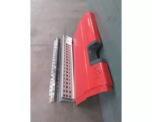 FREIGHTLINER CASCADIA 125 CAB SKIRTSIDE FAIRING