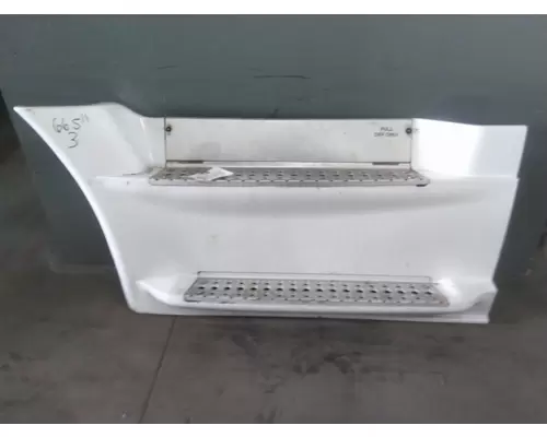 FREIGHTLINER CASCADIA 125 CAB SKIRTSIDE FAIRING