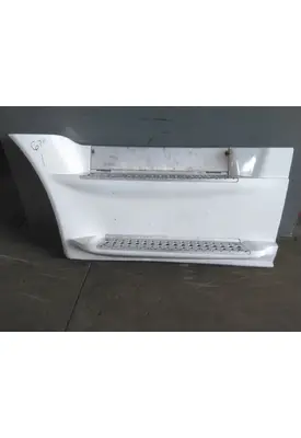 FREIGHTLINER CASCADIA 125 CAB SKIRT/SIDE FAIRING