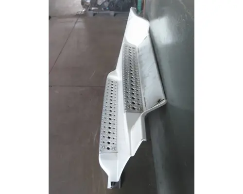 FREIGHTLINER CASCADIA 125 CAB SKIRTSIDE FAIRING