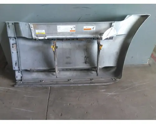 FREIGHTLINER CASCADIA 125 CAB SKIRTSIDE FAIRING