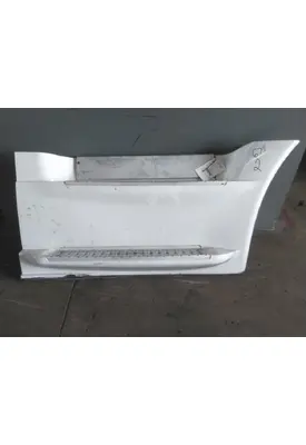 FREIGHTLINER CASCADIA 125 CAB SKIRT/SIDE FAIRING