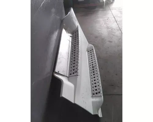FREIGHTLINER CASCADIA 125 CAB SKIRTSIDE FAIRING