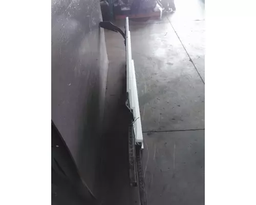 FREIGHTLINER CASCADIA 125 CAB SKIRTSIDE FAIRING