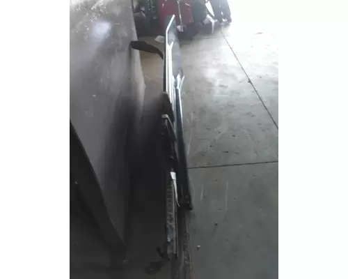 FREIGHTLINER CASCADIA 125 CAB SKIRTSIDE FAIRING