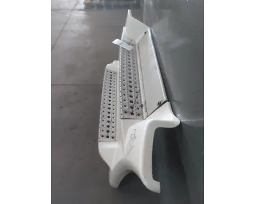 FREIGHTLINER CASCADIA 125 CAB SKIRTSIDE FAIRING