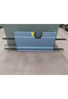 FREIGHTLINER CASCADIA 125 CAB SKIRT/SIDE FAIRING