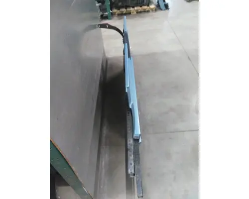 FREIGHTLINER CASCADIA 125 CAB SKIRTSIDE FAIRING