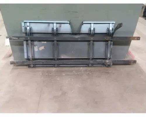 FREIGHTLINER CASCADIA 125 CAB SKIRTSIDE FAIRING