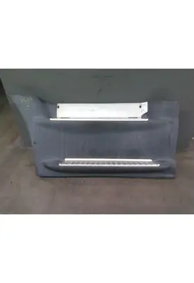 FREIGHTLINER CASCADIA 125 CAB SKIRT/SIDE FAIRING