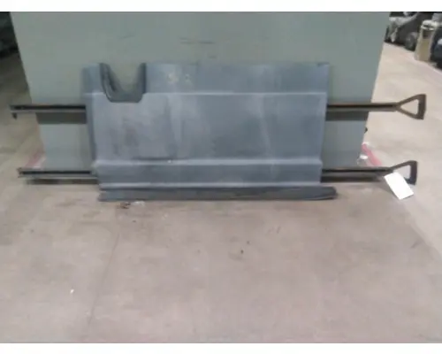 FREIGHTLINER CASCADIA 125 CAB SKIRTSIDE FAIRING