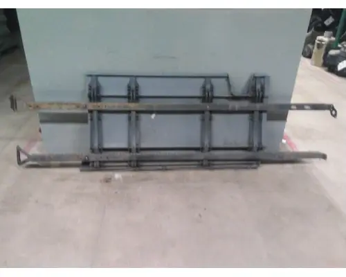 FREIGHTLINER CASCADIA 125 CAB SKIRTSIDE FAIRING