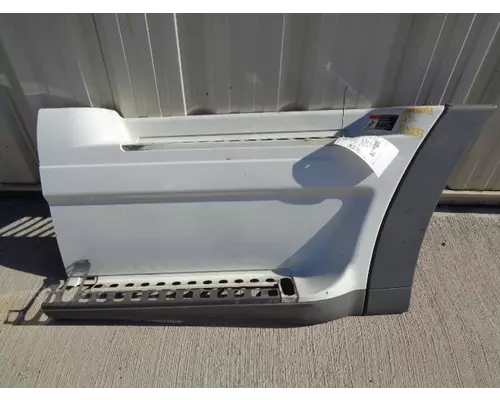 FREIGHTLINER CASCADIA 125 CAB SKIRTSIDE FAIRING