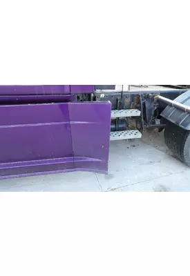 FREIGHTLINER CASCADIA 125 CAB SKIRT/SIDE FAIRING