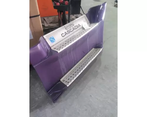 FREIGHTLINER CASCADIA 125 CAB SKIRTSIDE FAIRING
