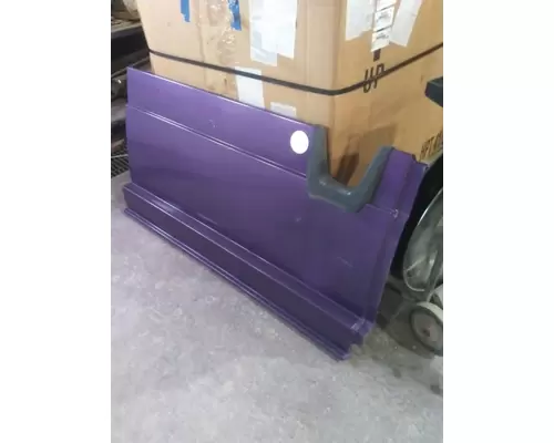 FREIGHTLINER CASCADIA 125 CAB SKIRTSIDE FAIRING