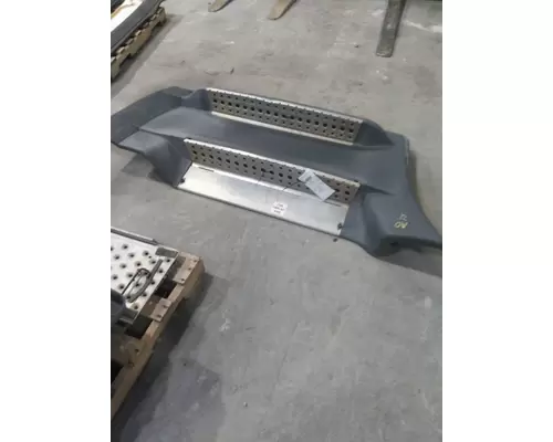 FREIGHTLINER CASCADIA 125 CAB SKIRTSIDE FAIRING