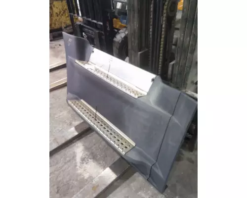 FREIGHTLINER CASCADIA 125 CAB SKIRTSIDE FAIRING
