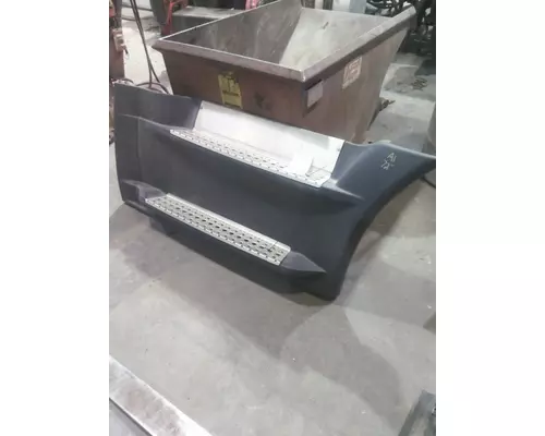 FREIGHTLINER CASCADIA 125 CAB SKIRTSIDE FAIRING